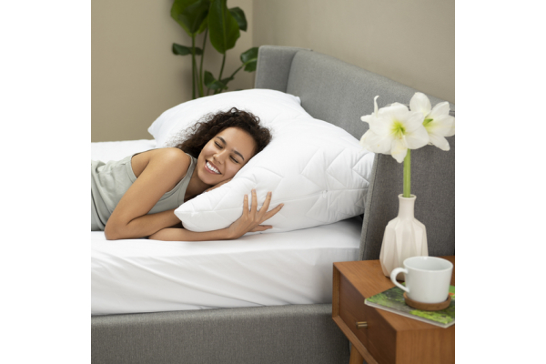 Подушка NORDIC COMFORT+ IDEIA 70х70 см чехол с стежкой и молнией белая антиаллергенное волокно