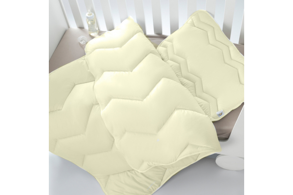Одеяло детское всесезонное в кроватку Comfort PAPAELLA 100х135 см, одеяло детское антиаллергенное, теплое зигзаг/молоко