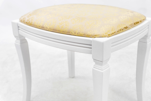 Банкетка имела 500*420 (белая/авилла2/2)