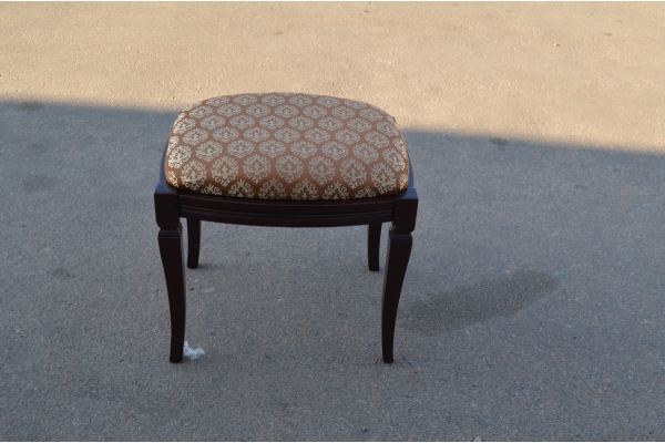 Банкетка имела 500*420 (т.орех/авилла2/7)